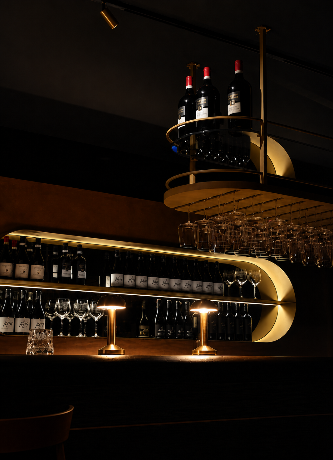 Vin rouge dans une ambiance sombre chez Floyd